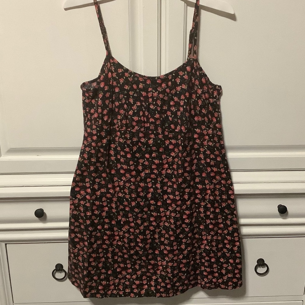 NWT ladies XS Wild Fable Black floral print Dress, adjustable straps